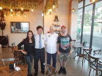 Thanks to Australian Vietnamese Actress Maria Tran and Fat Pizza Actor Alex Haddad visiting our clinic. 

Also thanks Maria using our clinic as a venture to make one of scenes in your upcoming movie 