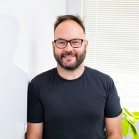 Dr Peter Geoffrey Lucas